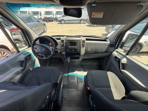 Used 2018 Mercedes-Benz Sprinter 2500 image 14