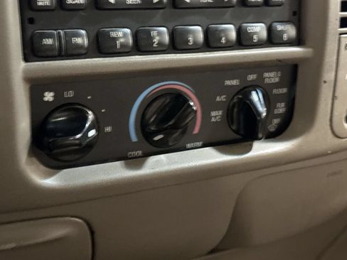 Used 2002 Ford F150 XLT AWD/4WD image 15