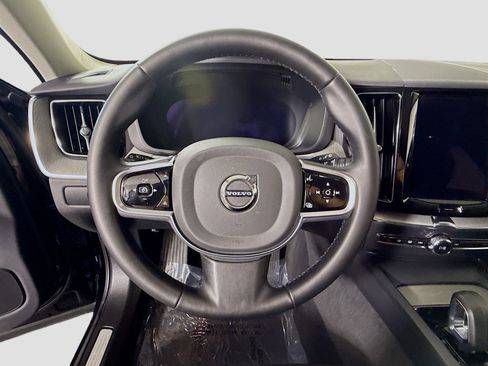 Used 2025 Volvo XC60 B5 Plus image 13