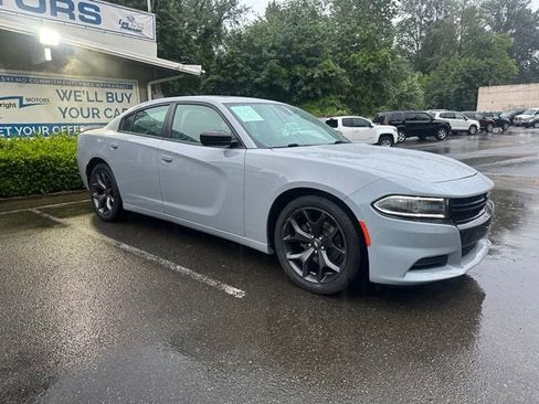 Used 2020 Dodge Charger SXT w/ Blacktop Package RWD image 3
