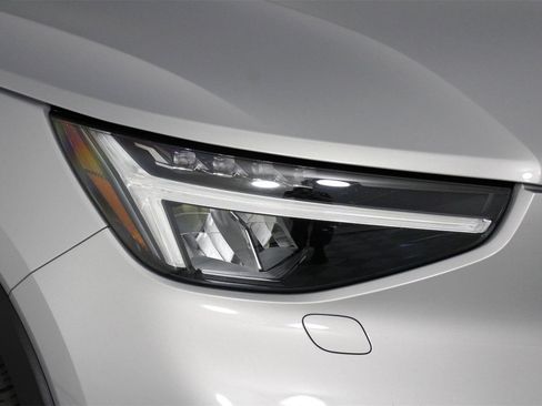 Certified 2023 Volvo C40 Recharge Core w/ Climate Package image 24