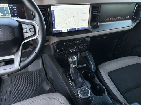 Used 2022 Ford Bronco Wildtrak AWD/4WD image 27