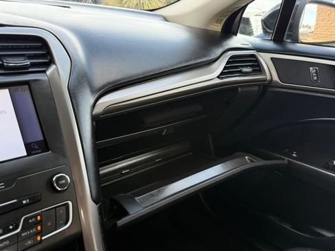 Used 2020 Ford Fusion SEL FWD image 56
