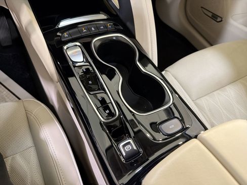 Used 2023 Buick Envision Avenir image 21