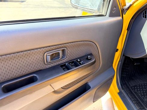 Used 2004 Nissan Xterra XE image 15