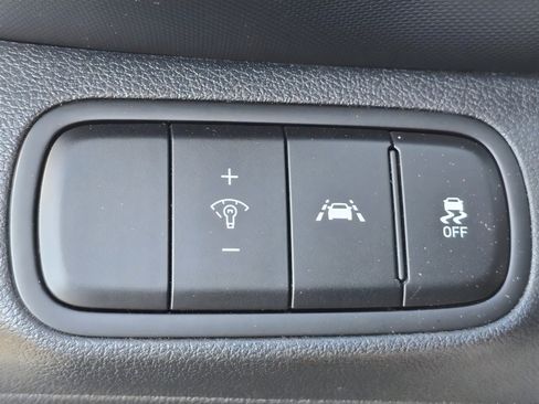 Used 2021 Hyundai Venue SE image 29