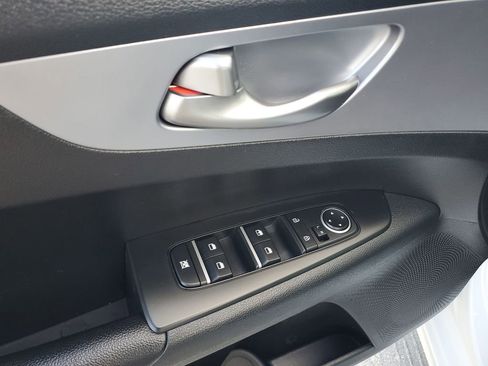 Used 2022 Kia Forte LXS image 43