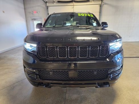 Used 2023 Jeep Wagoneer Series II image 7