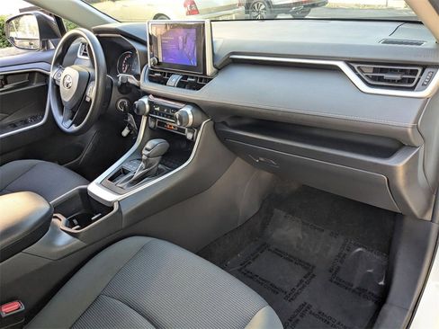 Used 2025 Toyota RAV4 LE image 31