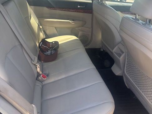 Used 2012 Subaru Outback 2.5i Limited w/ Popular Pkg 1B AWD/4WD image 6