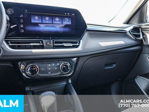 Used 2025 Chevrolet TrailBlazer LT FWD image 38