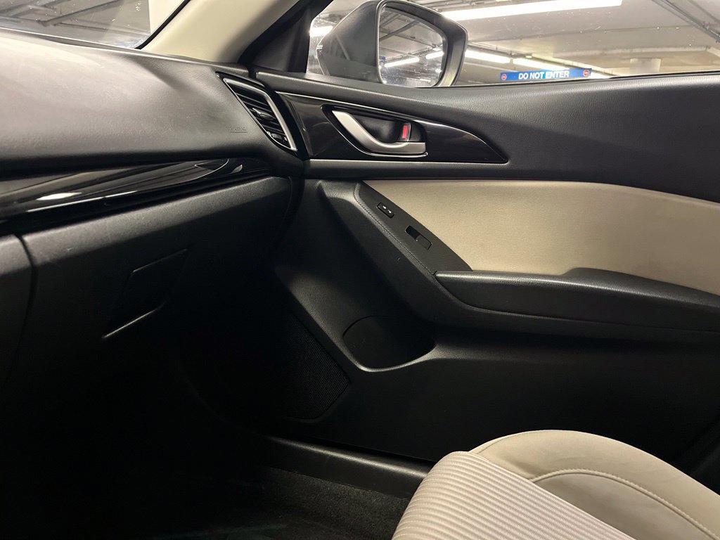 Used 2014 MAZDA MAZDA3 i Touring FWD image 25