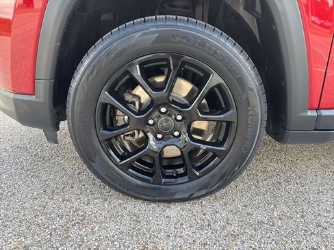 Used 2025 Jeep Compass Latitude w/ Altitude Special Edition AWD/4WD image 33