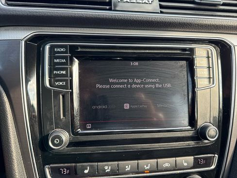 Used 2018 Volkswagen Passat 2.0T S image 17