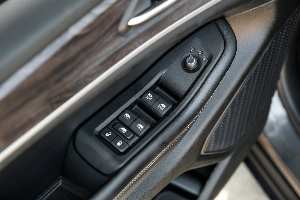 Used 2023 Jeep Grand Cherokee Limited AWD/4WD image 55