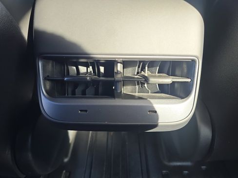 Used 2023 Tesla Model 3 Standard Range image 25