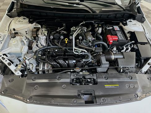 Used 2025 Nissan Altima 2.5 SV FWD image 33