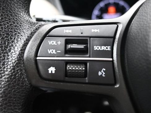 Used 2023 Honda HR-V LX image 16