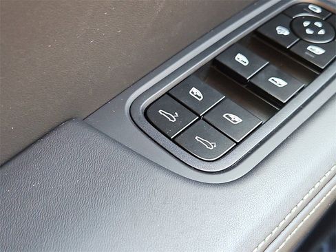 New 2025 Porsche Cayenne GTS image 23