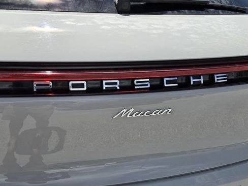 Used 2024 Porsche Macan AWD/4WD image 12