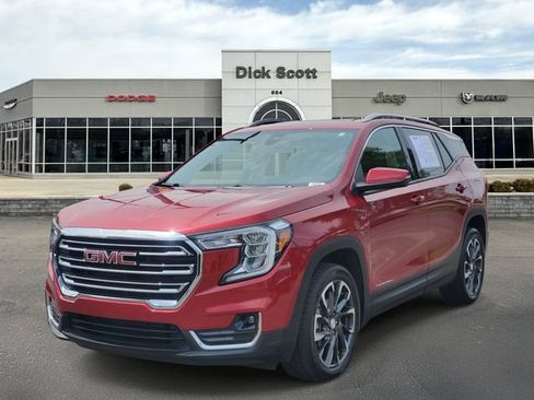 Used 2023 GMC Terrain SLT AWD/4WD image 2