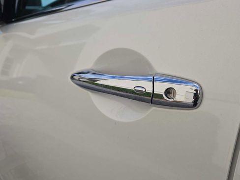 Certified 2024 INFINITI QX80 Sensory image 10