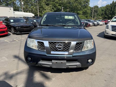 Used 2014 Nissan Frontier SV w/ SV Value Truck Package AWD/4WD image 2