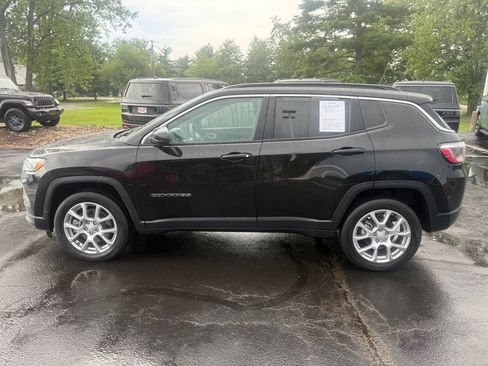 Certified 2024 Jeep Compass Latitude AWD/4WD image 8