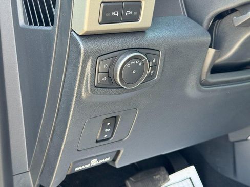 Used 2022 Ford F250 Lariat w/ Tremor Off-Road Package image 19