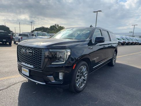 Certified 2023 GMC Yukon XL Denali Ultimate AWD/4WD image 8