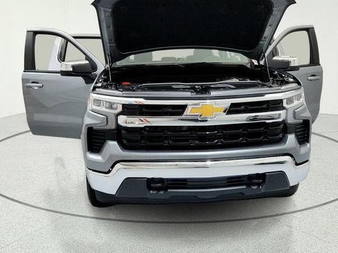 Used 2024 Chevrolet Silverado 1500 LT AWD/4WD image 15
