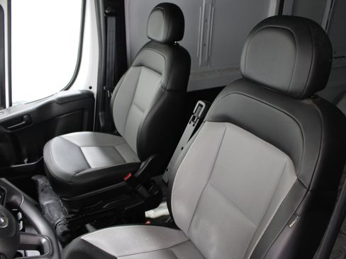 Used 2025 RAM ProMaster 2500 w/ Convenience Group FWD image 4