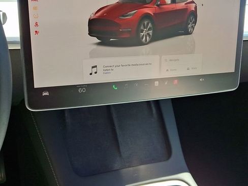 Used 2023 Tesla Model Y Long Range image 17