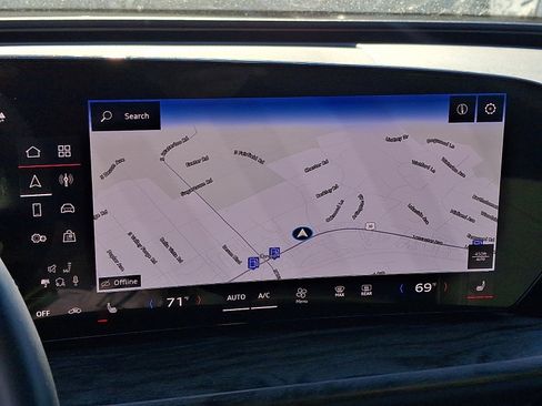 Used 2025 Audi Q5 Premium w/ Convenience Package image 19