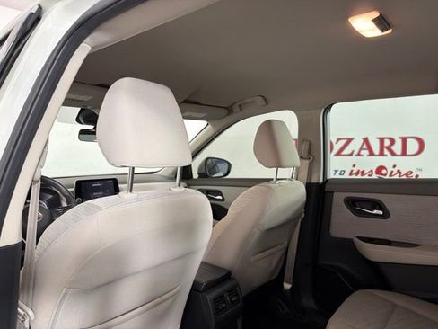 Used 2021 Nissan Rogue SV FWD image 14