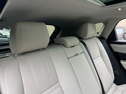 Used 2020 Land Rover Range Rover Velar R-Dynamic S image 34