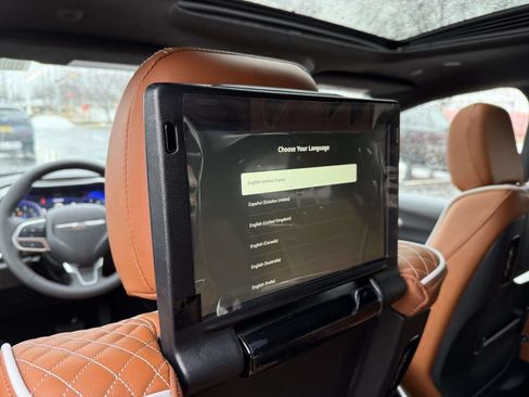 New 2026 Chrysler Pacifica Pinnacle AWD/4WD image 34