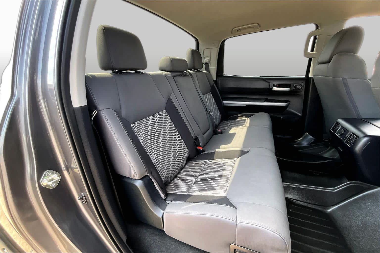 Used 2018 Toyota Tundra SR5 w/ SR5 Upgrade Package RWD image 21