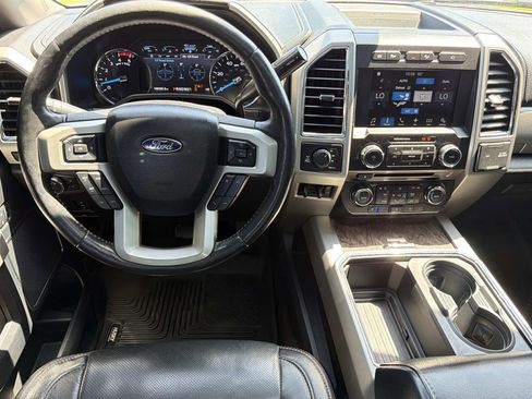 Used 2017 Ford F250 Lariat w/ Lariat Ultimate Package AWD/4WD image 16