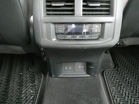 Used 2022 Volkswagen Atlas SE image 24