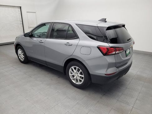 Used 2023 Chevrolet Equinox LS w/ LS Convenience Package FWD image 3