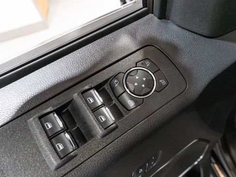 Used 2019 Ford F150 Platinum w/ Equipment Group 701A Luxury AWD/4WD image 17