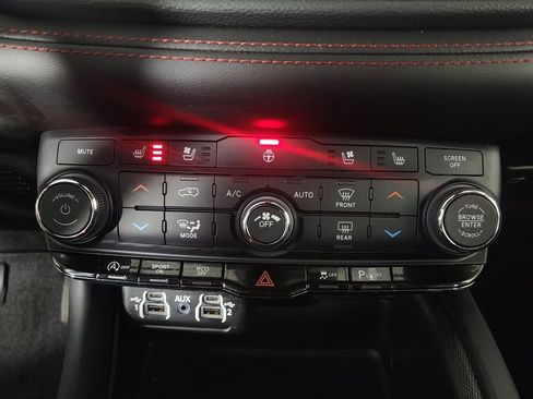 Used 2023 Dodge Durango GT image 23