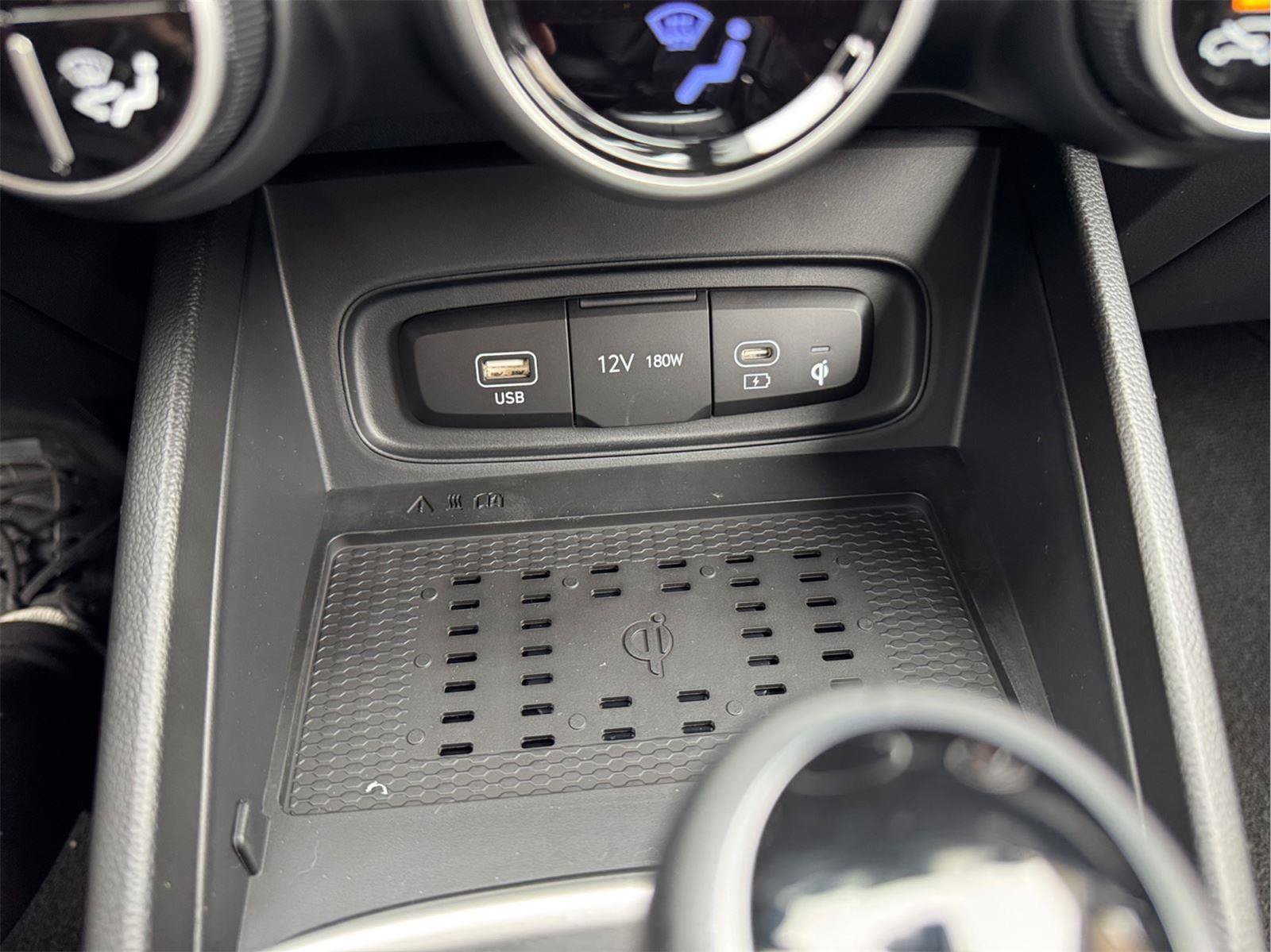 Certified 2026 Hyundai Venue SEL FWD image 23