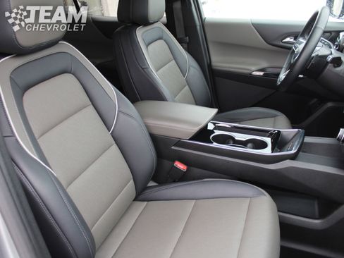 Certified 2025 Chevrolet Equinox LT w/ Convenience Package II image 27