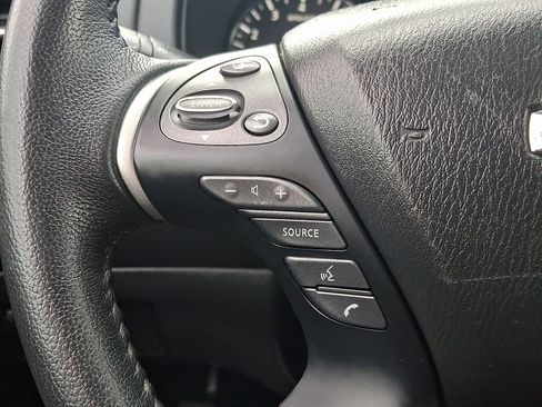 Used 2018 Nissan Pathfinder SV image 20