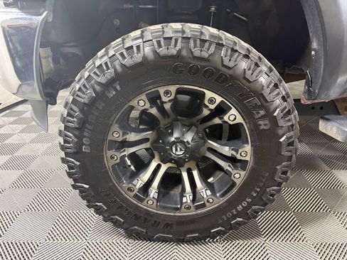 Used 2016 Ford F350 Lariat w/ Chrome Package image 11