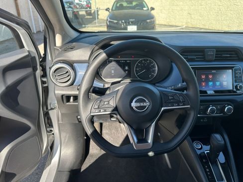 Used 2025 Nissan Versa SV image 32