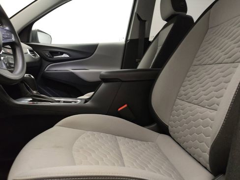 Used 2021 Chevrolet Equinox LT w/ LPO, Floor Liner Package FWD image 17