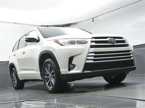 Used 2017 Toyota Highlander XLE image 45